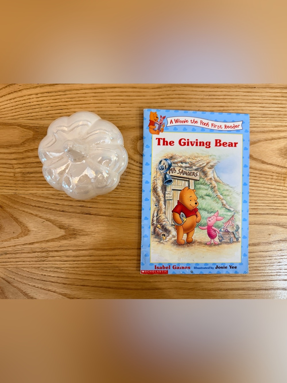 🌿10/$25 • Scholastic Disney Winnie The Pooh The Giving Bear Easy Reader